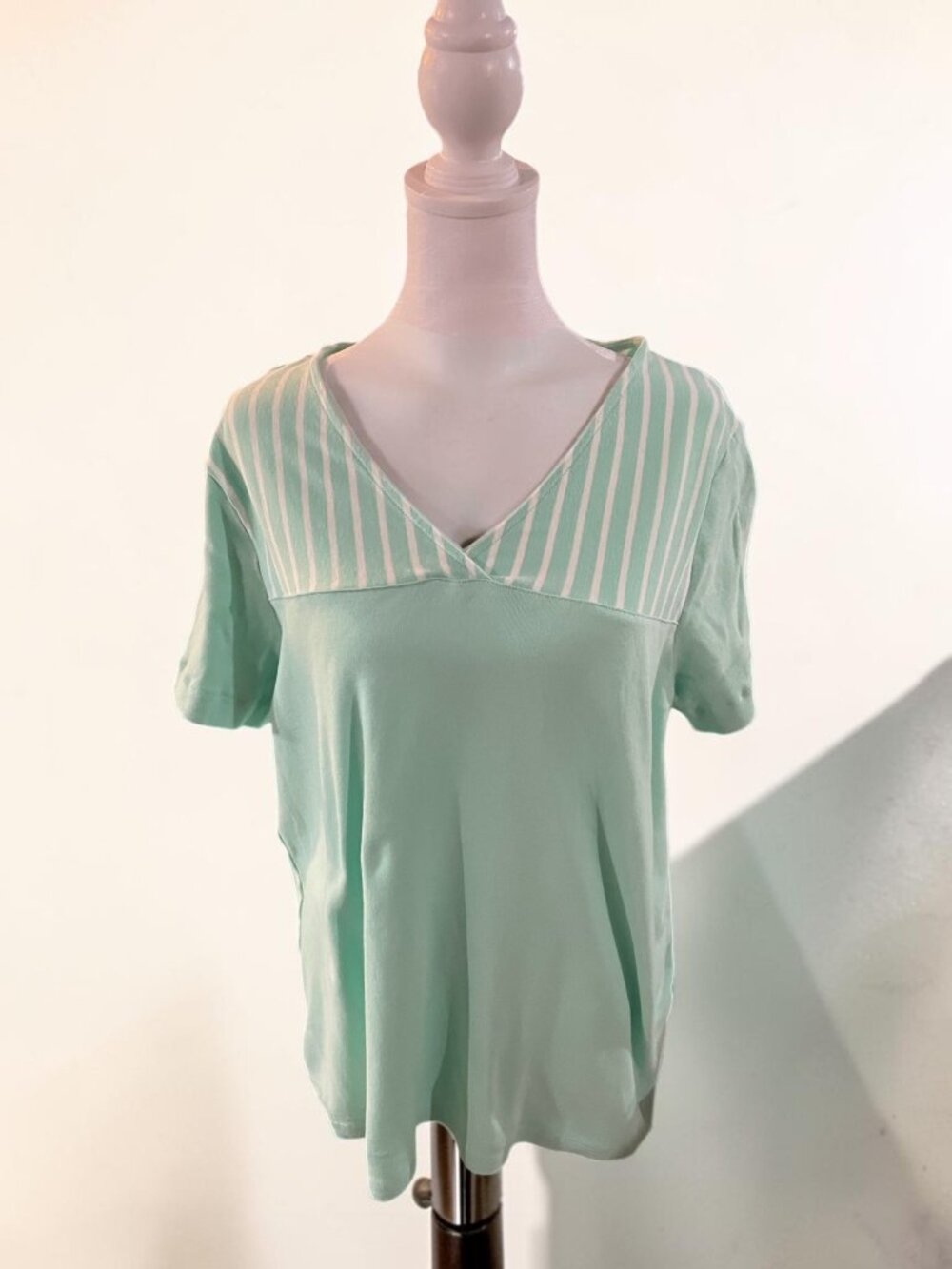 Karen Scott V-Neck Top with Split Sleeve, Mint Green and White Size XL